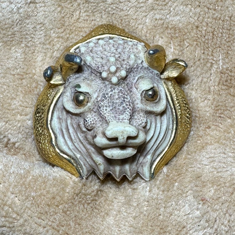 Vintage Razza signed zodiac Taurus Bull pin with bone tone resin and gold tone